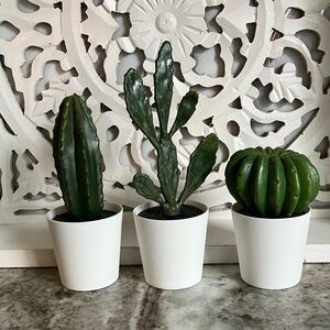 ❄️4 For $20 Set of Three IKEA Fejka Green Cactus Plants in White Pots